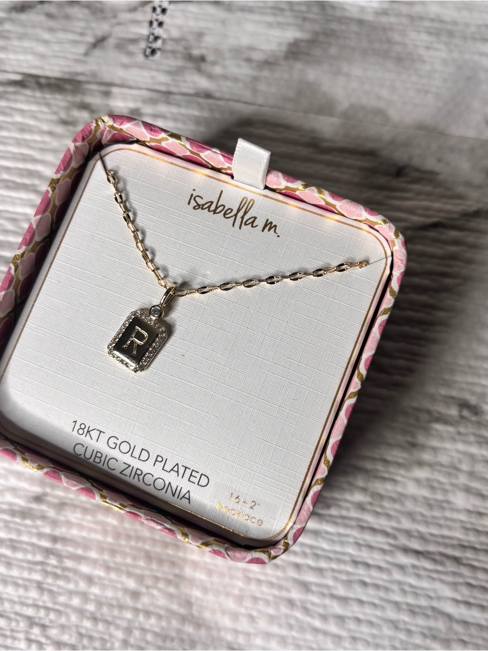 isabella m. 16+2 inch Gold Initial 'R' Pendant Necklace